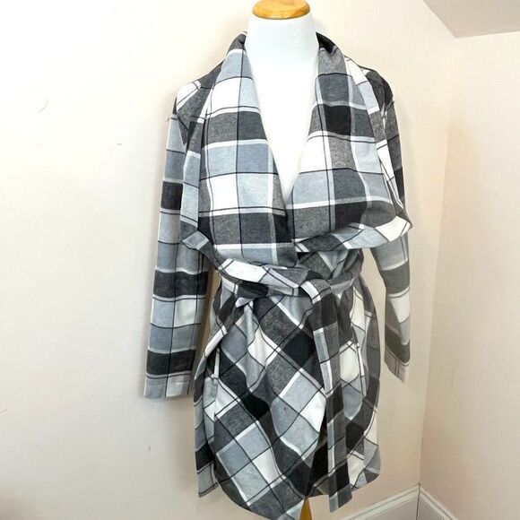 Matilda Jane Check It Twice Black / White Jacket Plaid Blanket Wrap XS/S - Picture 1 of 6